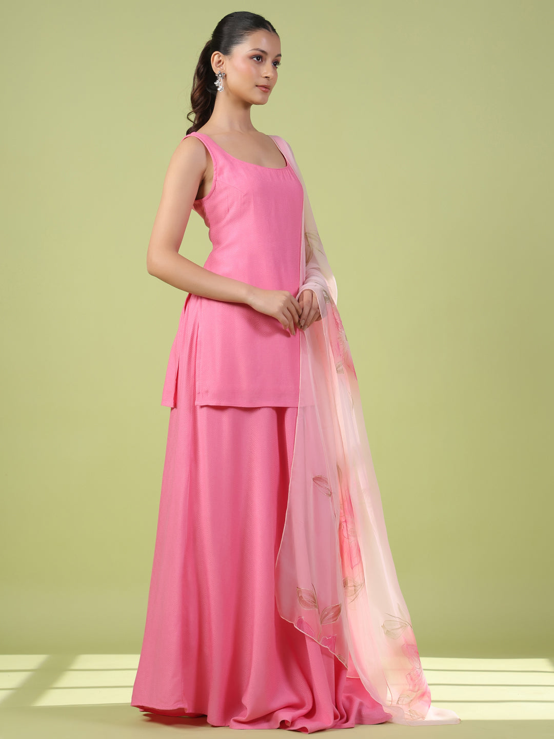 Women's Sleeveless Short Kurti And Skirt With Dupatta