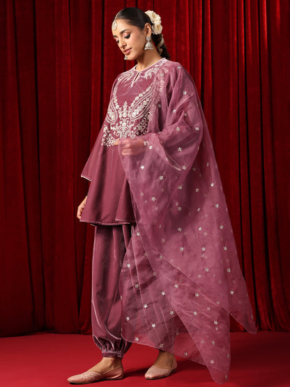Women's  Embroiderd Velvet Kurta Set