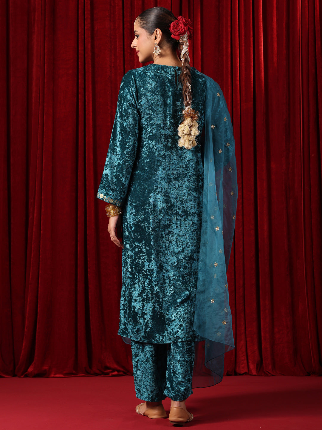 Women's Embroidered Velvet Kurta Set