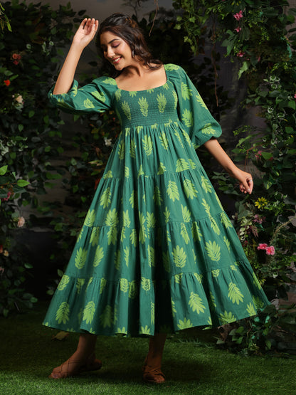 Women's Green long dress with balloon sleeves