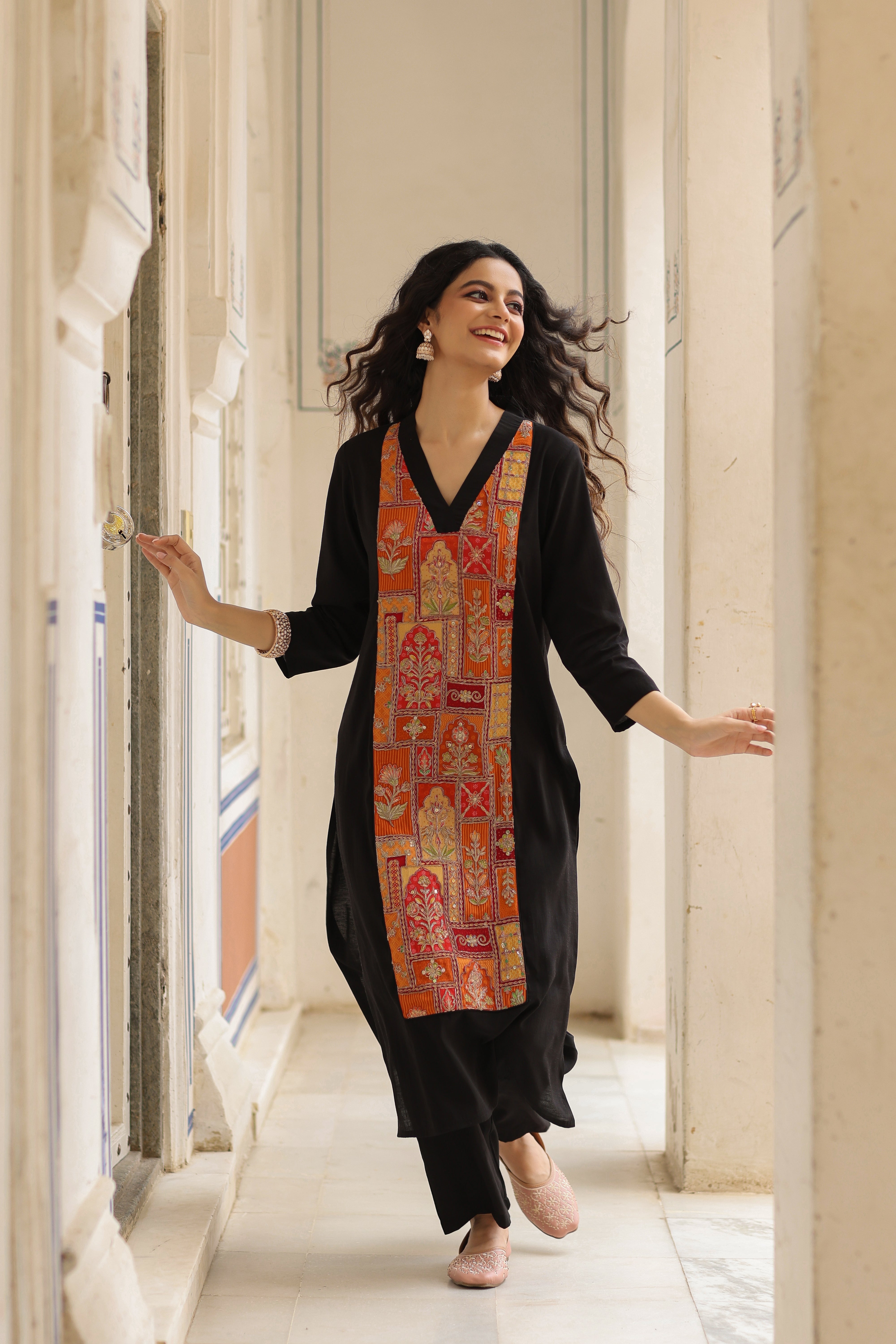 Women's Black Embroidered Kurta Set