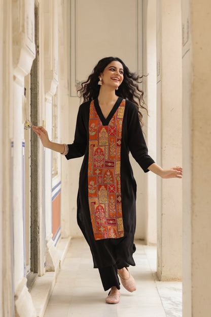 Women's Black Embroidered Kurta Set