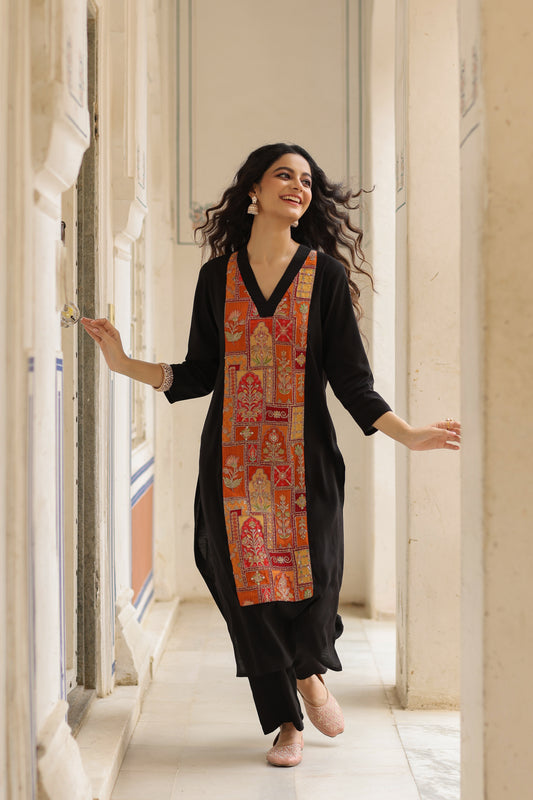 Women's Black Embroidered Kurta Set