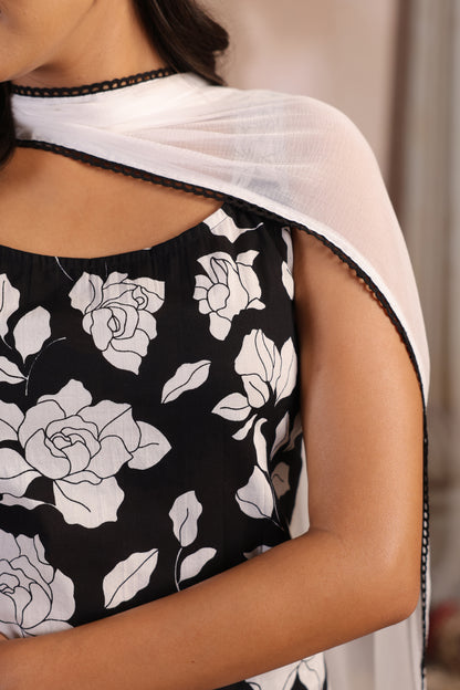 Women's Black and White Sleeveless Farshi Set