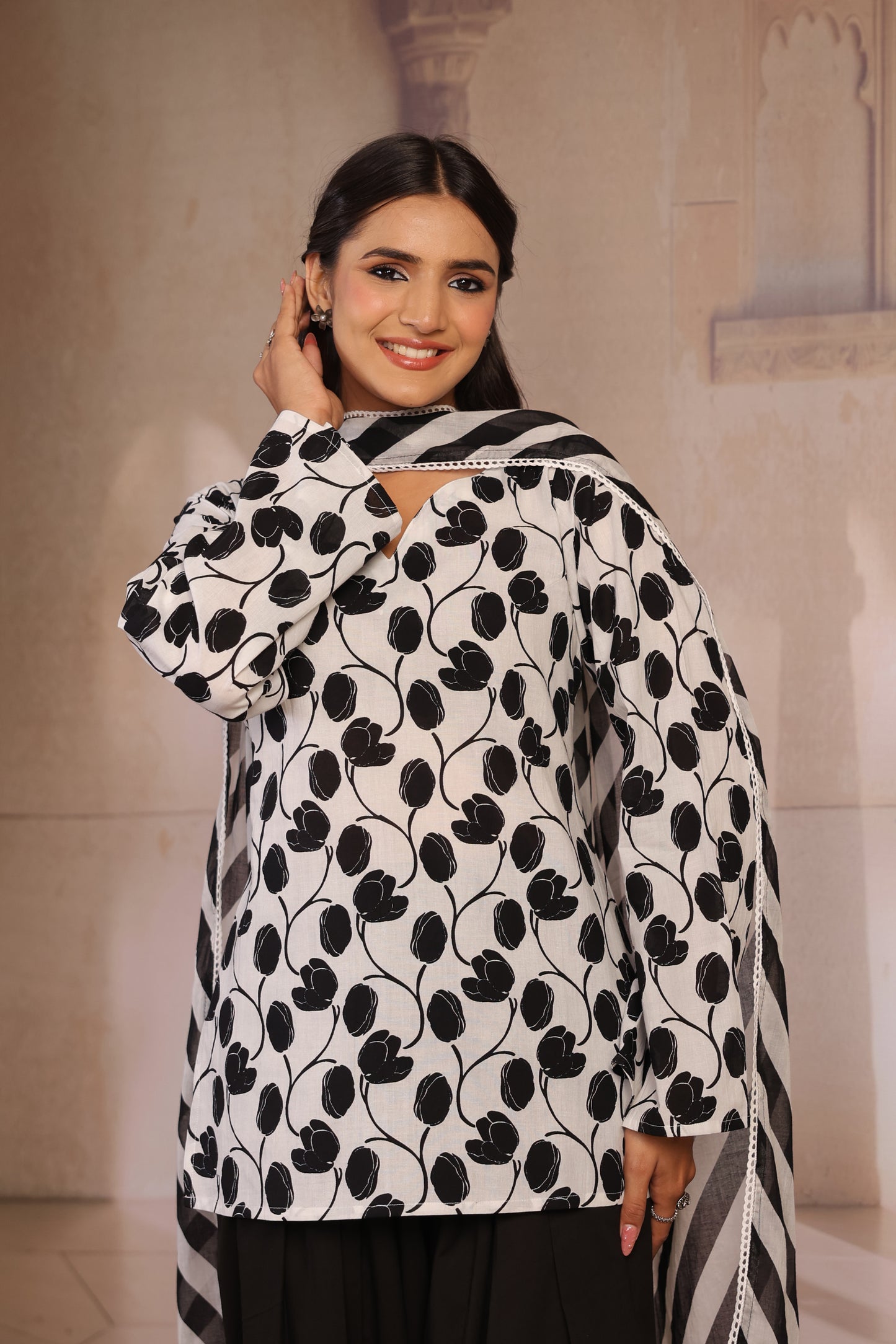 Women's Black and White Printed Farshi Kurta Set