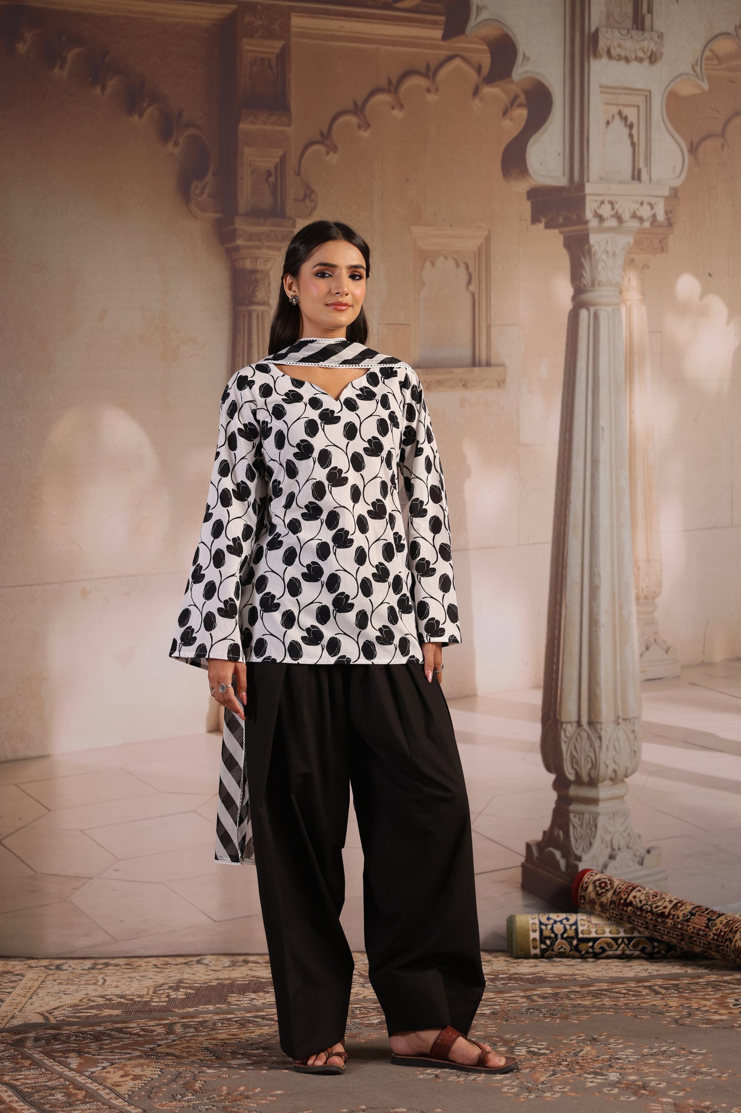 Women's Black and White Printed Farshi Kurta Set