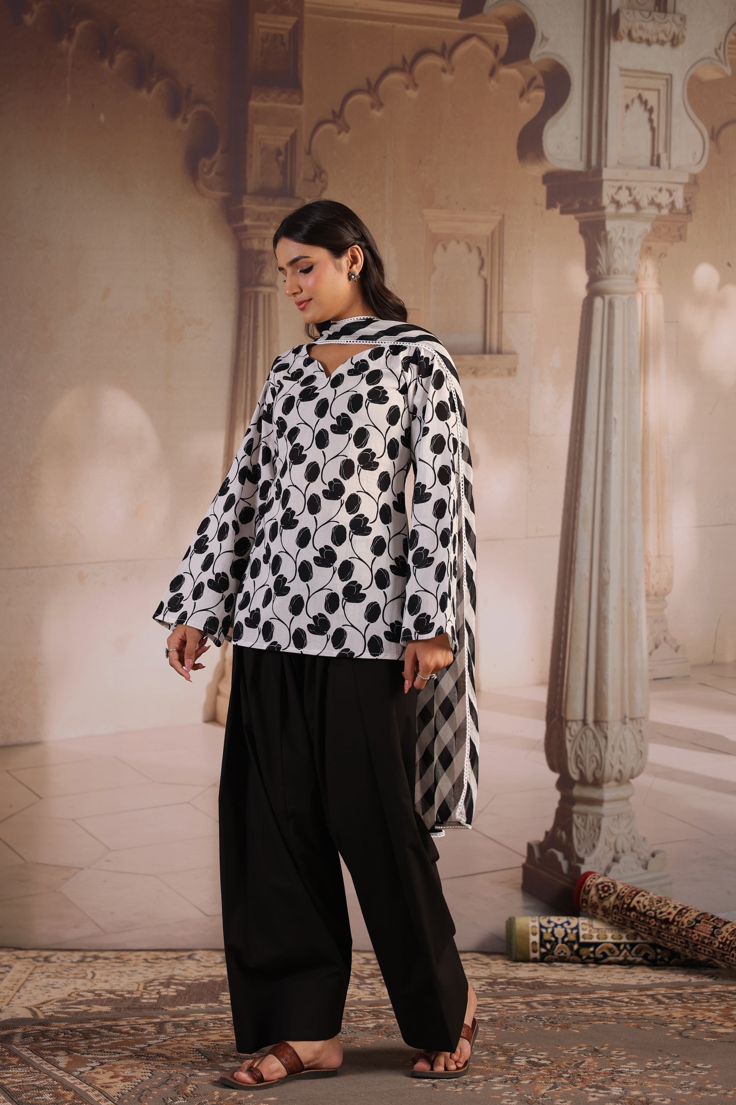 Women's Black and White Printed Farshi Kurta Set