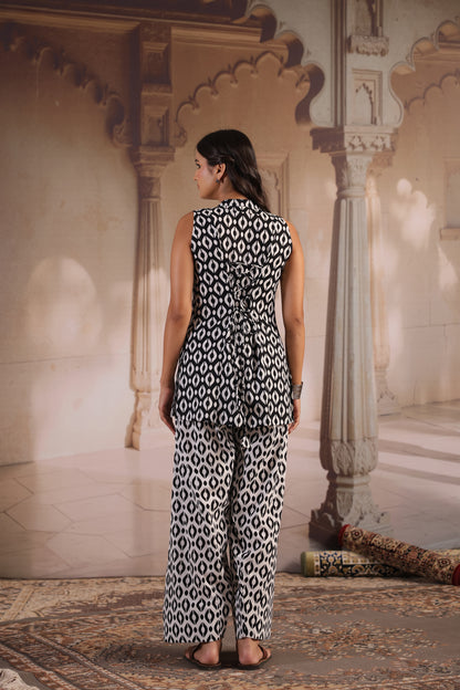 Women's Cotton Black and White Farshi Kurta Set