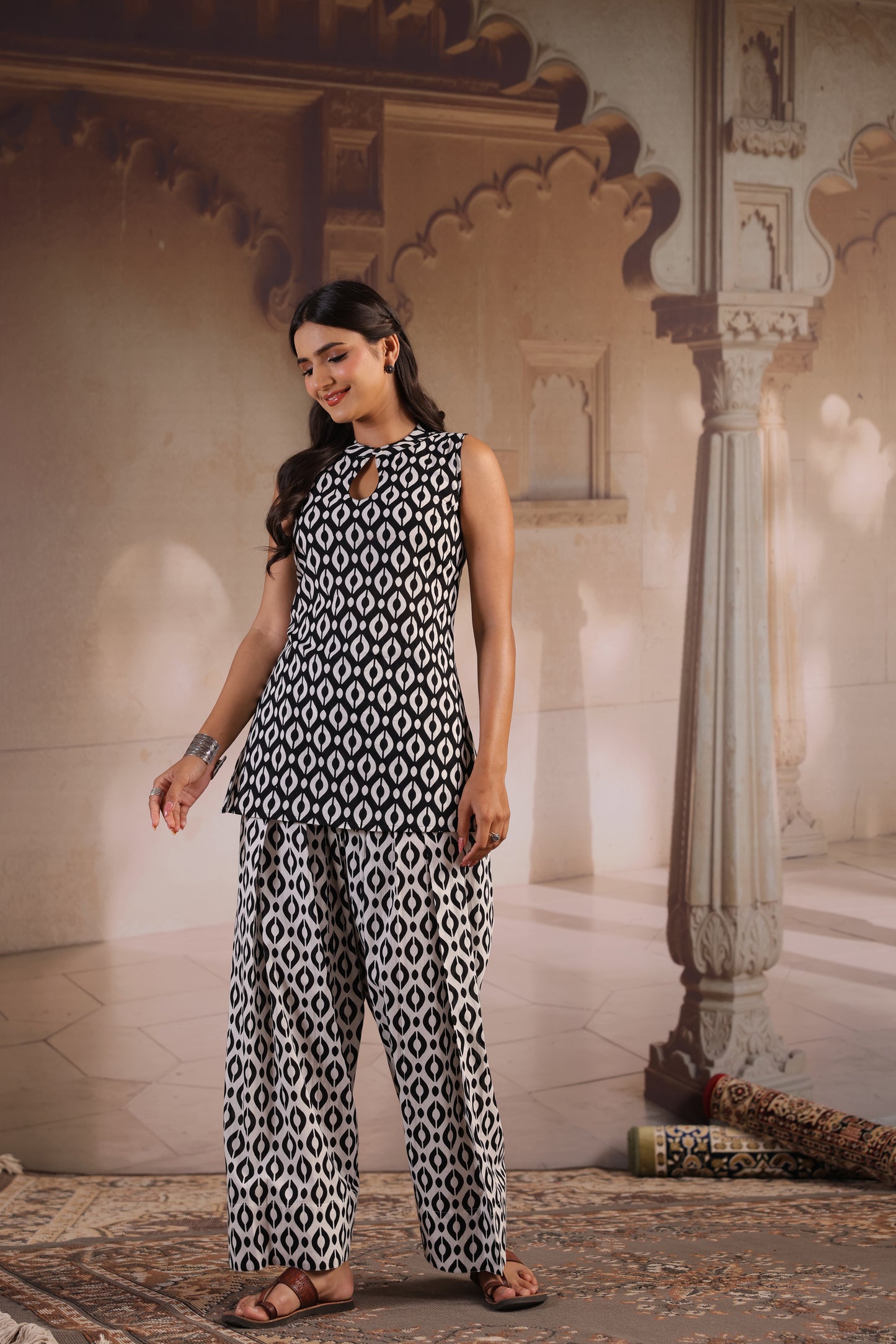Women's Cotton Black and White Farshi Kurta Set