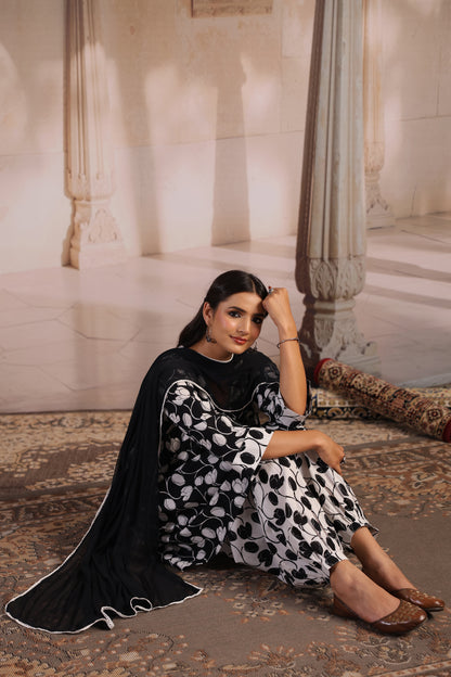 Women’s Black and White Dhoti Set with Dupatta