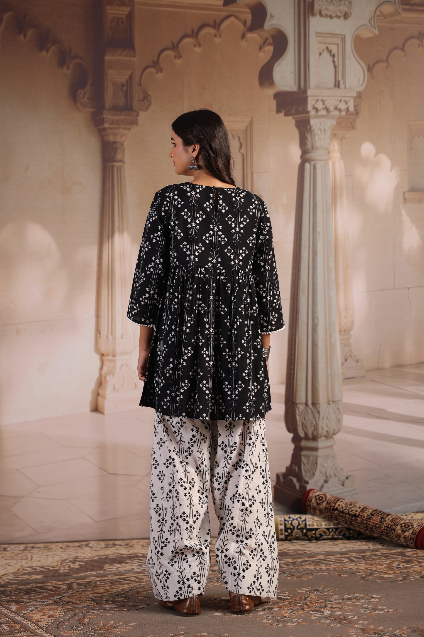 Women's Cotton Black and White Farshi Kurta Set