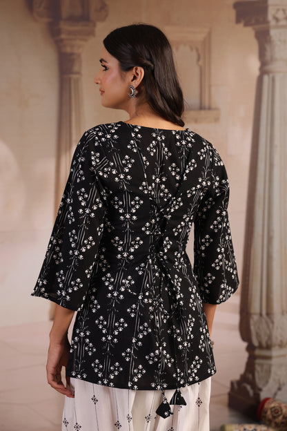 Women's Black and White Printed Kurta With Salwar
